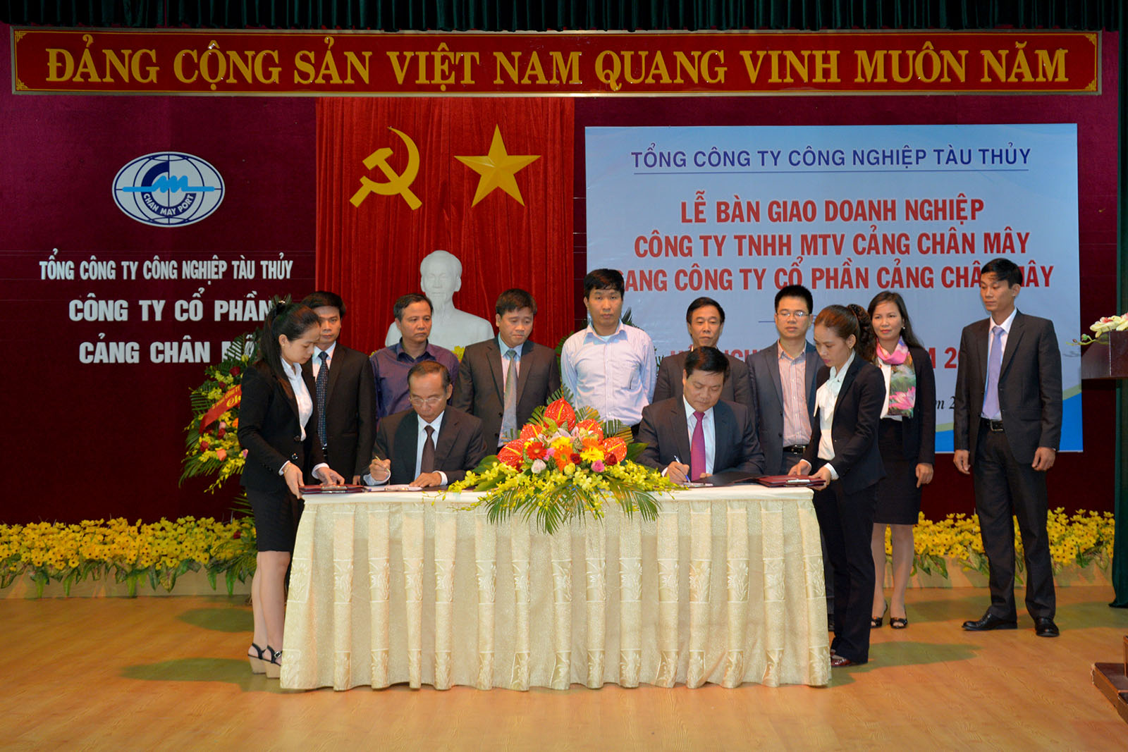 Bàn giao công ty TNHH MTV Cảng Chân Mây sang công ty CP Cảng Chân Mây và Hội nghị tổng kết năm 2015